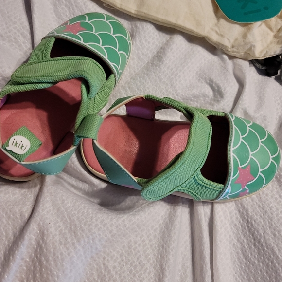 !k!k! Size 9 kids velcro closure shoe - Picture 12 of 13
